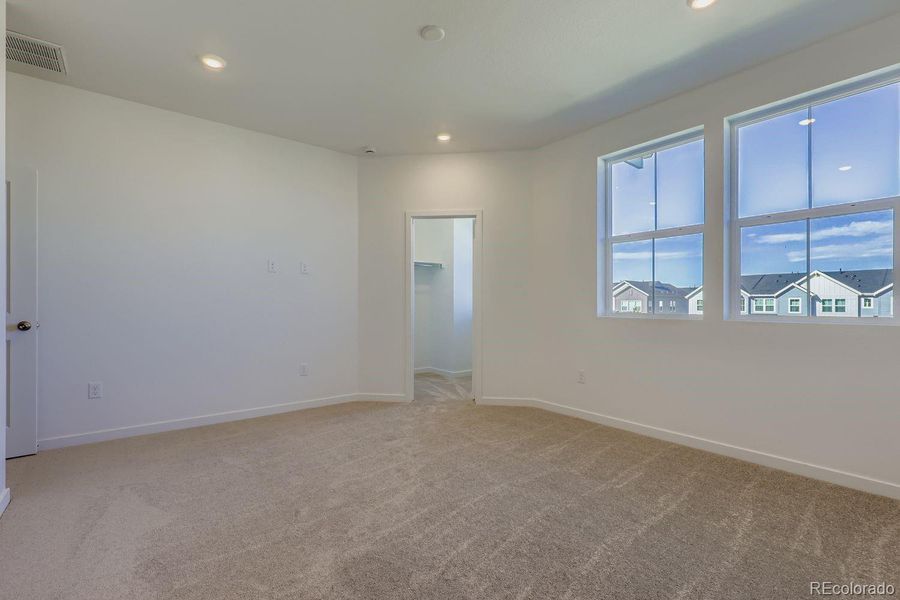 Spacious, unfurnished interior of a new home in , Watkins (Image 12).