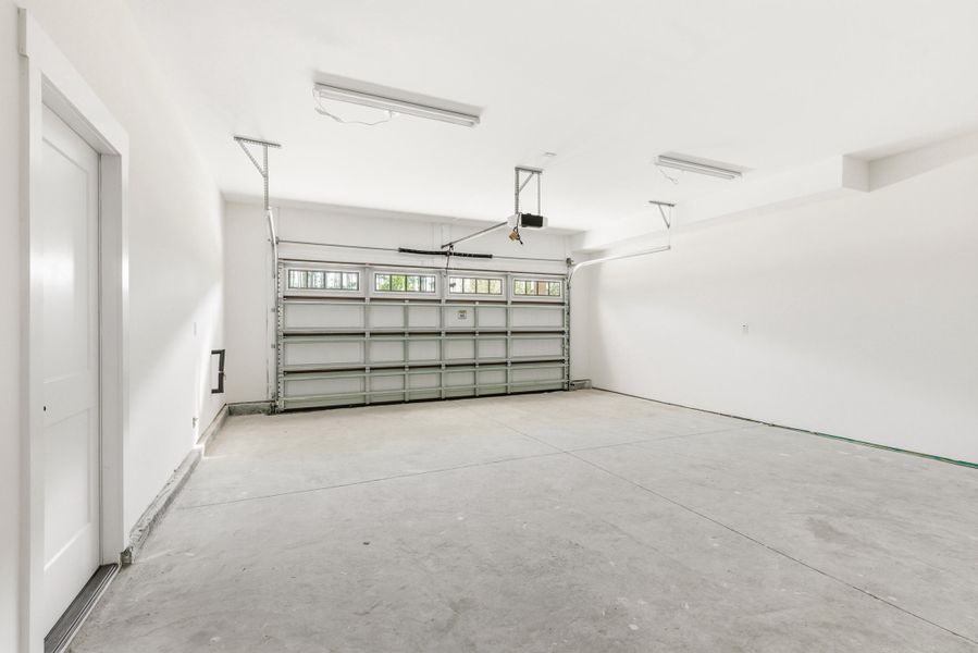 Spacious, unfurnished interior of a new home in , Johns Island (Image 58).