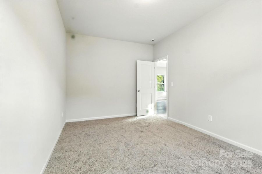 Spacious, unfurnished interior of a new home in , Granite Falls (Image 16).