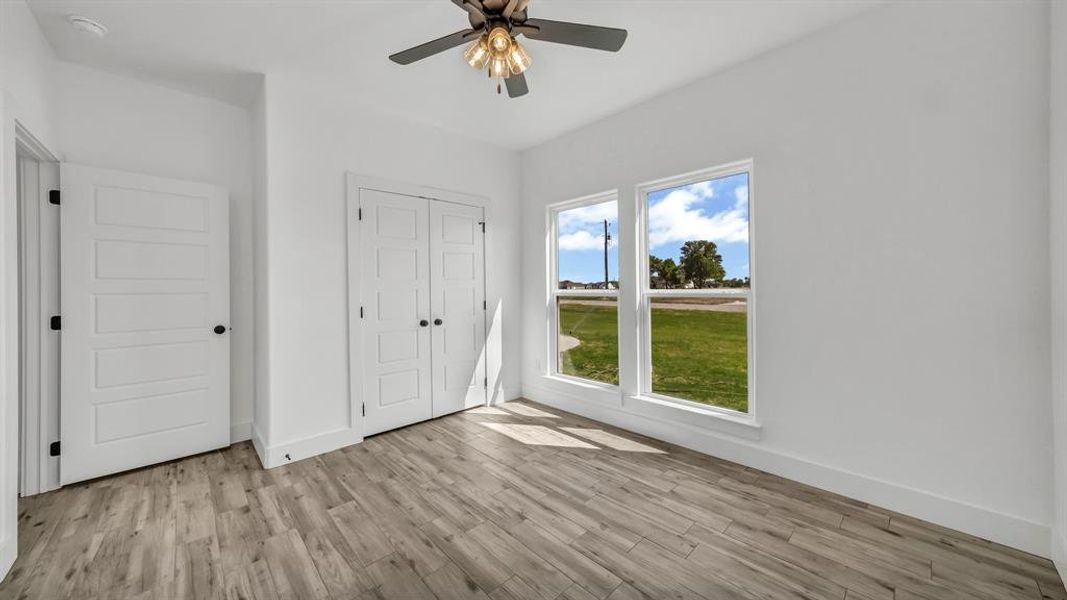 Spacious, unfurnished interior of a new home in , Weatherford (Image 33).
