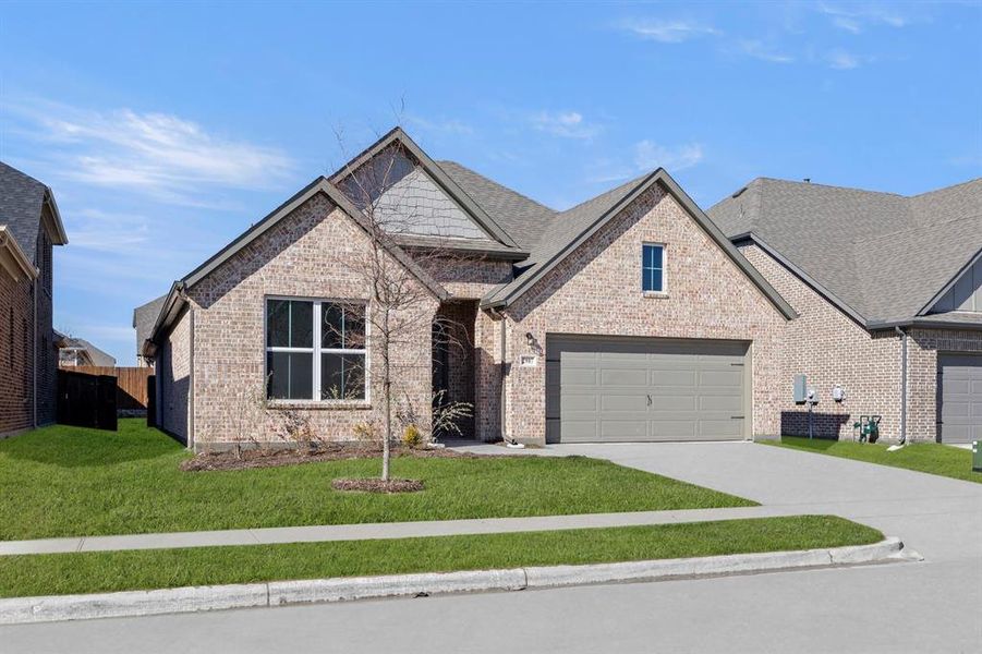 02. 2907 Hanscom - Front (2) 02. 2907 Hanscom - Front (2)