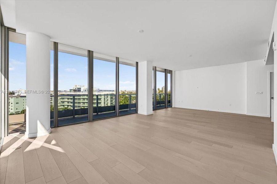 Spacious, unfurnished interior of a new home in , Bay Harbor Islands (Image 19).