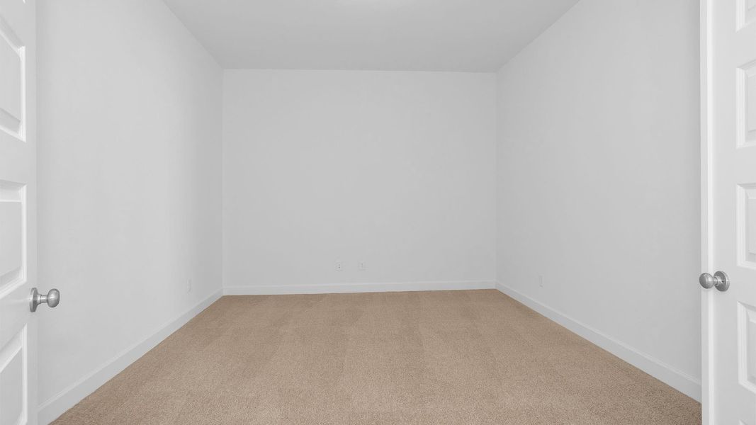 Spacious, unfurnished interior of a new home in Candela, Richmond (Image 8).