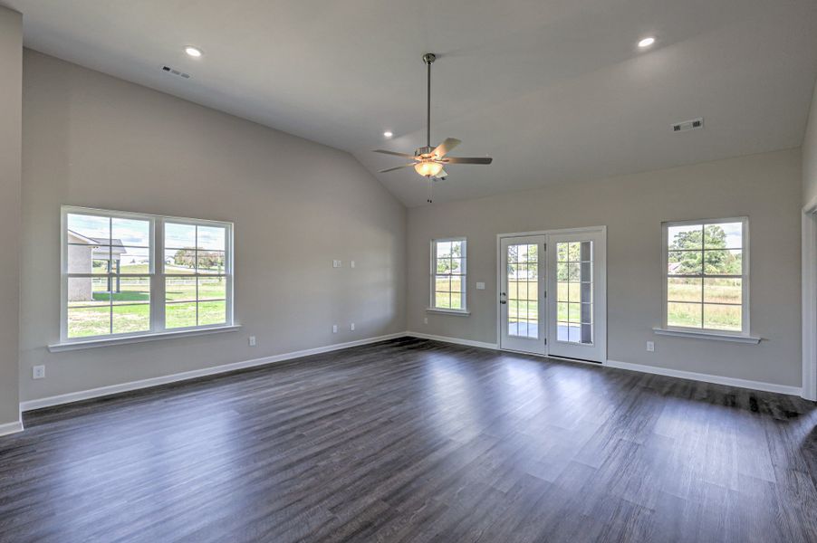 Spacious, unfurnished interior of a new home in Collin's Place, Decherd (Image 27).