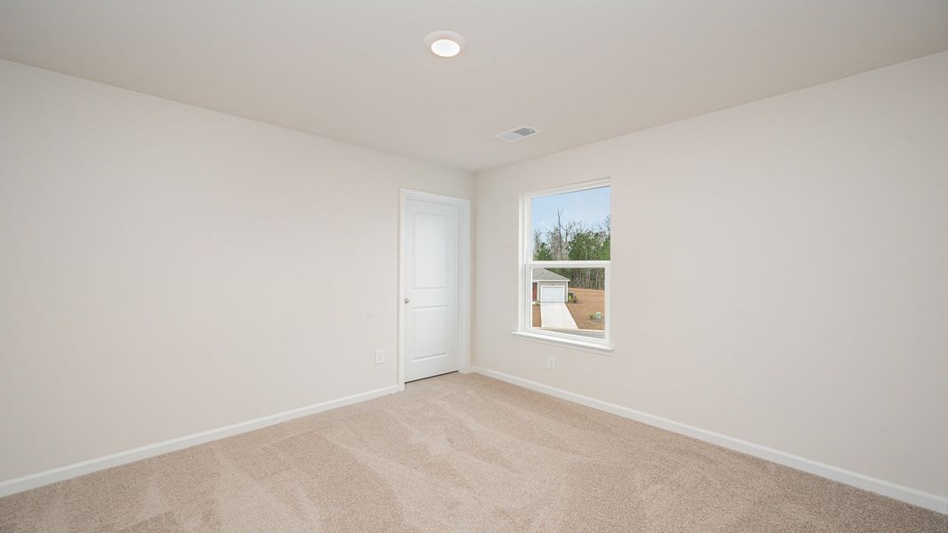 Spacious, unfurnished interior of a new home in Livingston Woods, Irmo (Image 17).