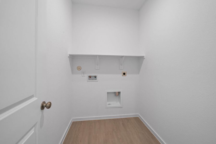 Spacious, unfurnished interior of a new home in Crosby Farms, Crosby (Image 15).