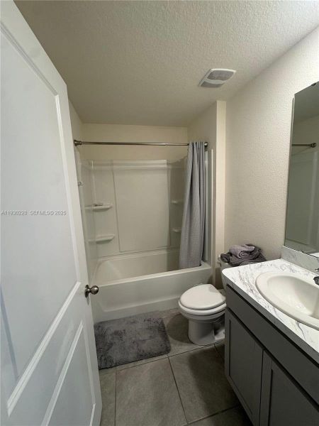 Furnished interior view inside a new home in Autumn Glen, Belleview (Image 11).