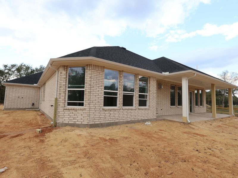 Image 23 of a home in The Oaks on 6th Street.