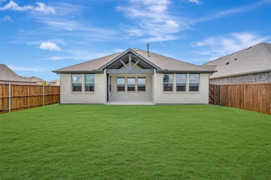 Exterior details and patio area of a home in Heritage Ranch, Sherman (Image 3).