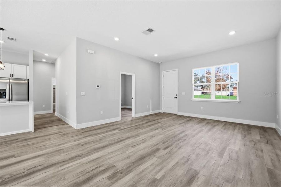 Spacious, unfurnished interior of a new home in , Ocala (Image 22).