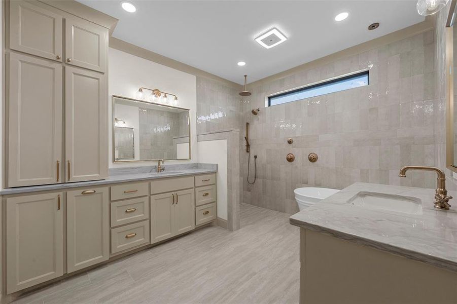 Furnished interior view inside a new home in , Robinson (Image 33).