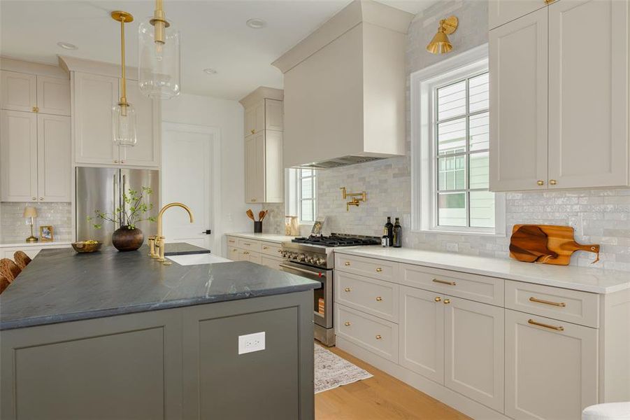 Furnished interior view inside a new home in , St. Petersburg (Image 32).