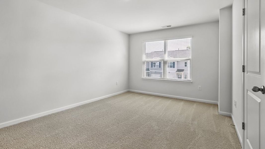 Spacious, unfurnished interior of a new home in Clock Road Townhomes, New Bern (Image 14).