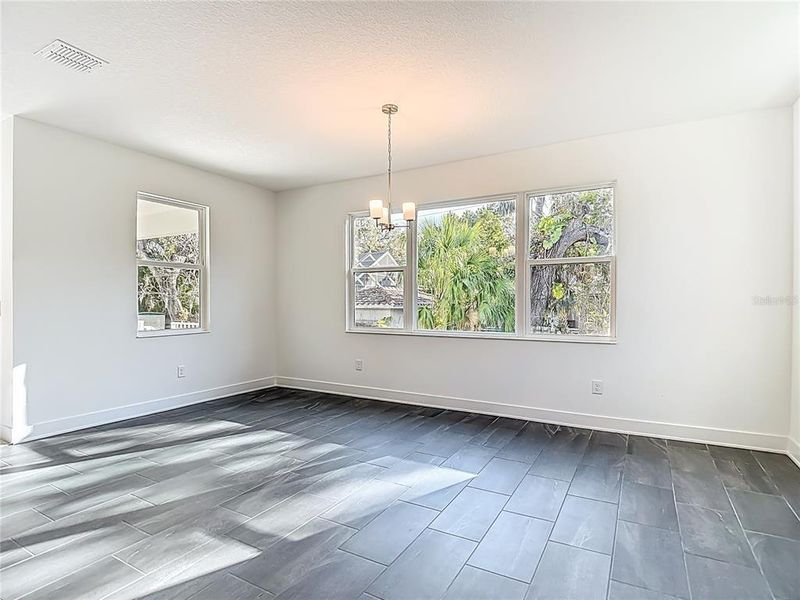 Spacious, unfurnished interior of a new home in , Tampa (Image 56).