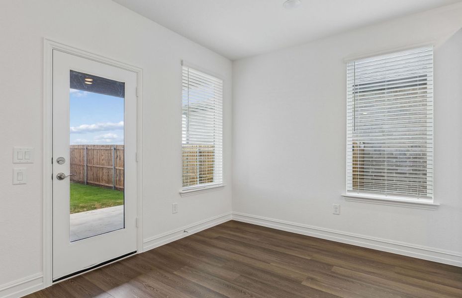 Representative unfurnished interior of a home built from the Harvard by Pulte Homes in Ribbonwood, Aubrey (Image 29).