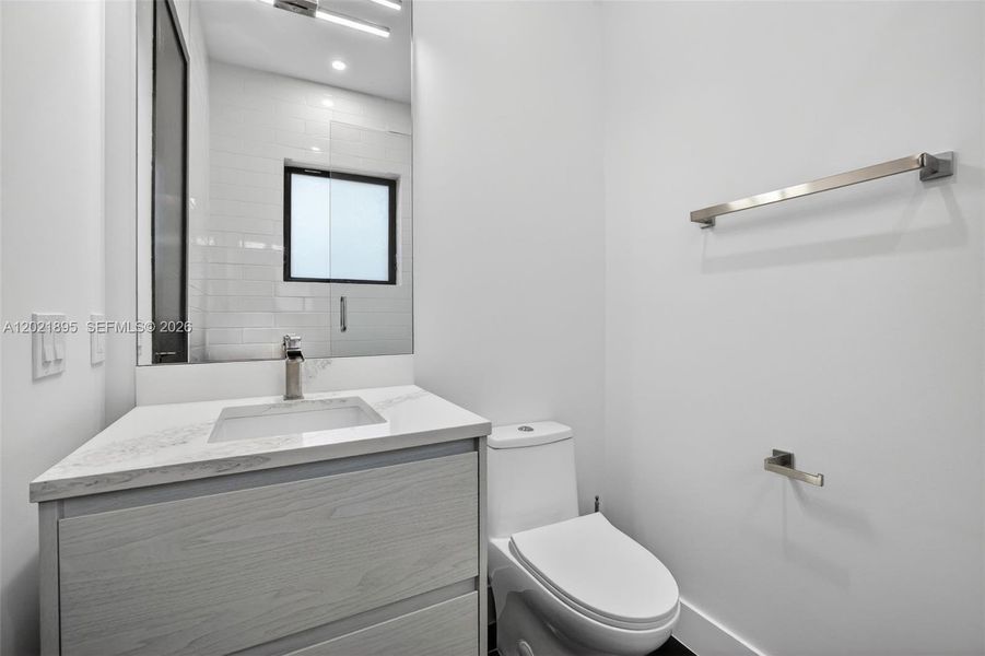 Furnished interior view inside a new home in , Pompano Beach (Image 46).