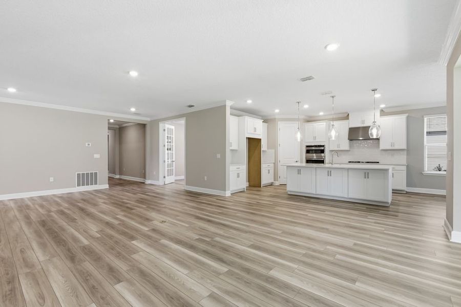Spacious, unfurnished interior of a new home in Headwaters at Lofton Creek, Yulee (Image 29).