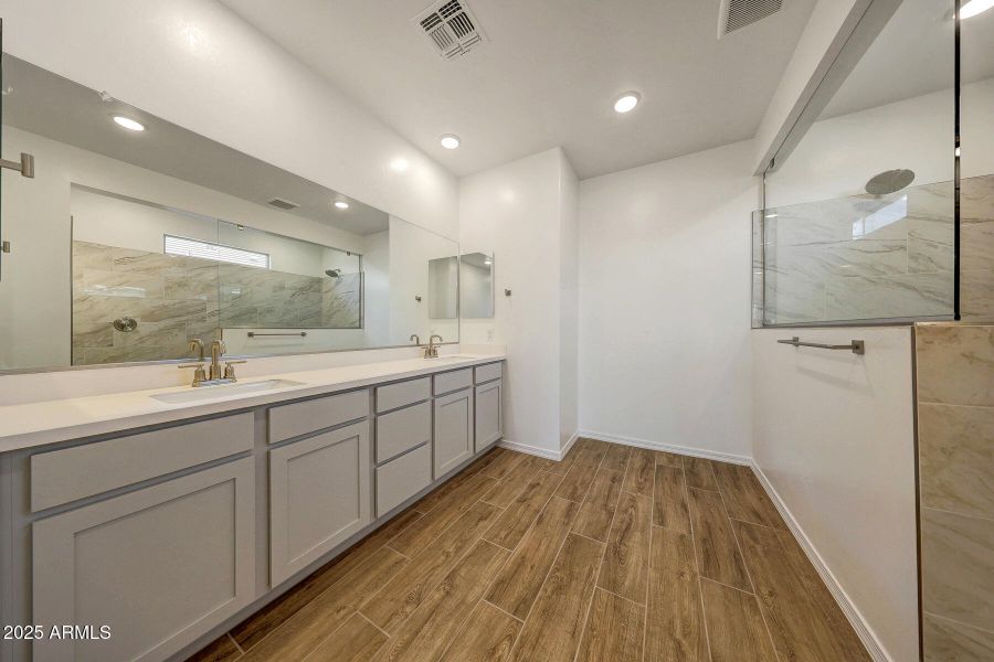 PHX_Las Ventanas_Lot 2020_Garnet_18381 M