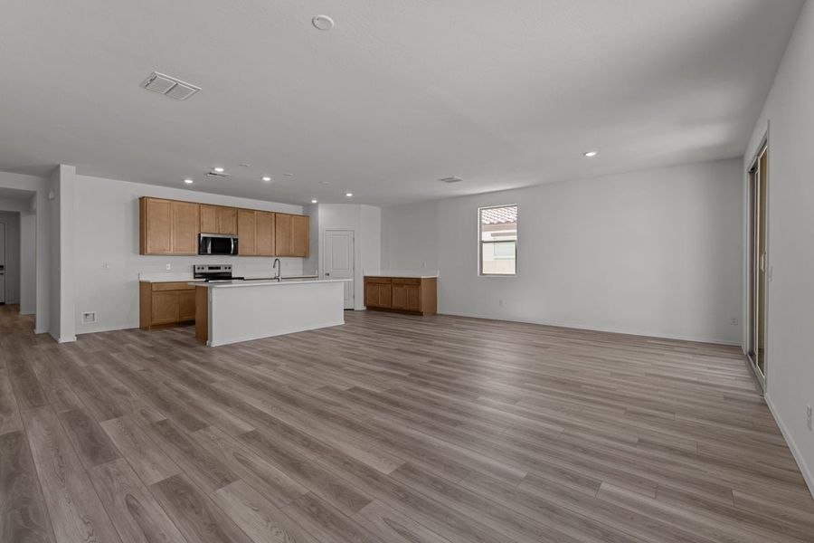 Spacious, unfurnished interior of a new home in Mystic Vista Enclaves, Buckeye (Image 8). Spacious, unfurnished interior of a new home in Mystic Vista Enclaves, Buckeye (Image 8).