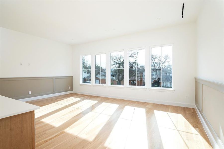 Spacious, unfurnished interior of a new home in , Dallas (Image 20).