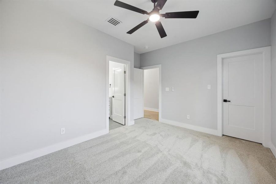 Spacious, unfurnished interior of a new home in , Cedar Hill (Image 29).