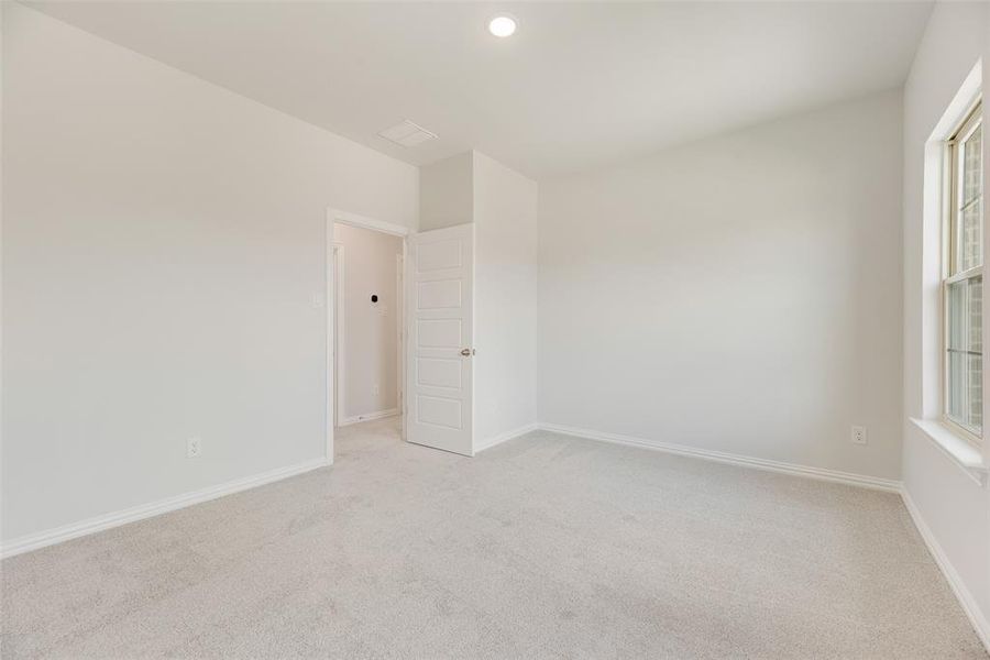 Spacious, unfurnished interior of a new home in Sutton Fields, Celina (Image 28).