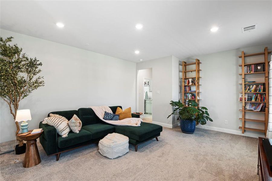 Furnished interior view inside a new home in Bayside, Rowlett (Image 16).