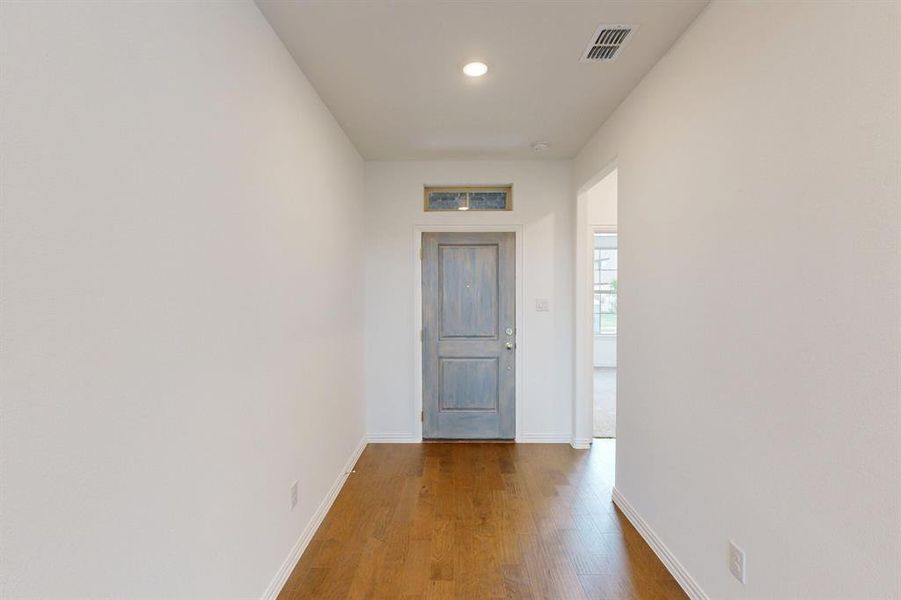Spacious, unfurnished interior of a new home in Aster Park, McKinney (Image 28).