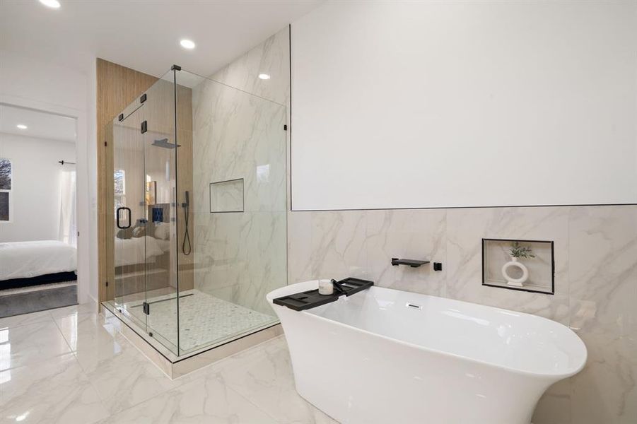 Furnished interior view inside a new home in , Dallas (Image 35).