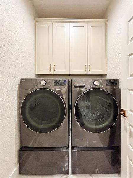 Close-up of interior finishes inside a home in , Dunnellon (Image 72).