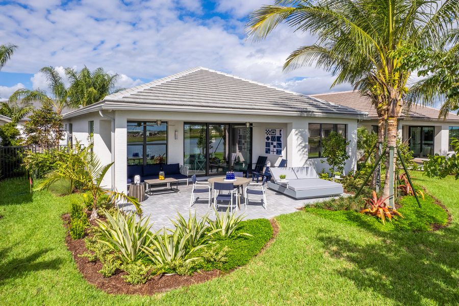 Representative exterior details of a home built from the Abaco by GL Homes in Valencia Parc at Riverland, Port St. Lucie (Image 4).