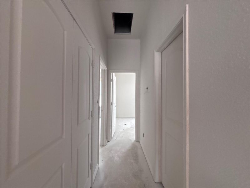 Spacious, unfurnished interior of a new home in The Colony 50s, Cedar Creek (Image 9).