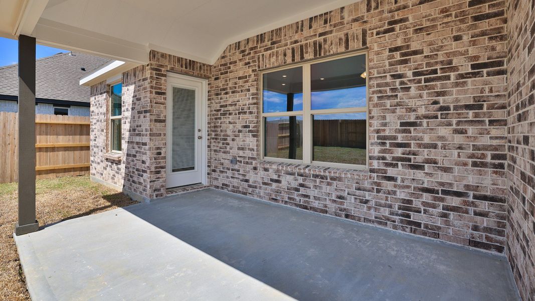 Exterior details and patio area of a home in River Ranch, Dayton (Image 4).