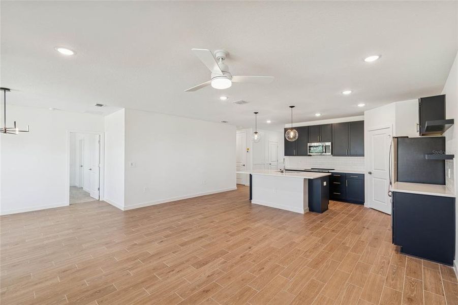 Spacious, unfurnished interior of a new home in Aspire at Canter Creek, Davenport (Image 30).