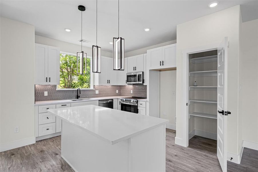 Furnished interior view inside a new home in , Granbury (Image 9).