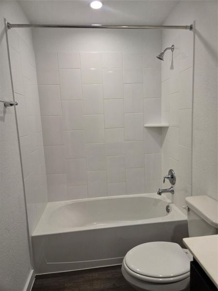 Secondary bathroom has nice tub and easy to clean wall and floors. Secondary bathroom has nice tub and easy to clean wall and floors.