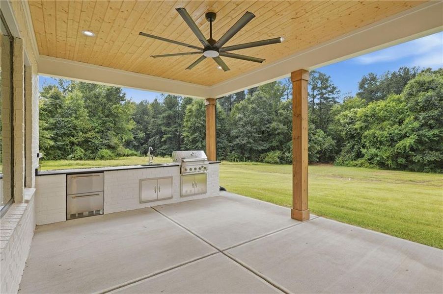 Exterior details and patio area of a home in , Jefferson (Image 3).