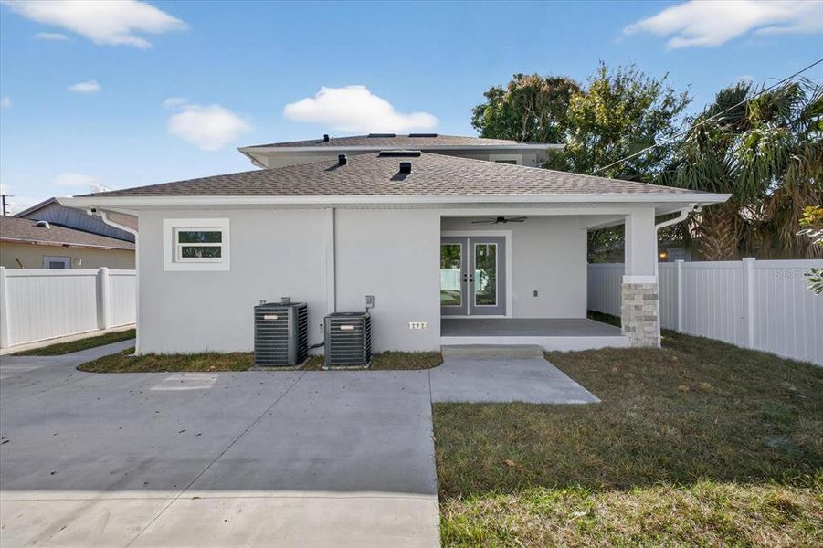 Exterior details and patio area of a home in , St. Petersburg (Image 42).
