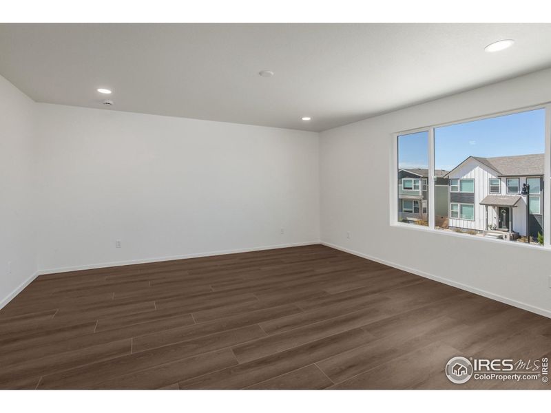 EXAMPLE PHOTO: MASTER BEDROOM