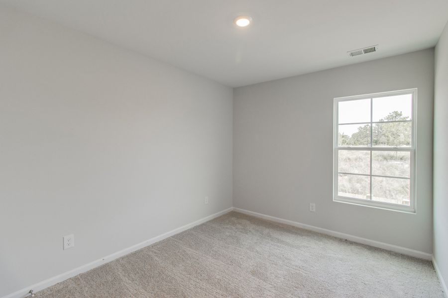 Spacious, unfurnished interior of a new home in Astoria, Columbia (Image 25).