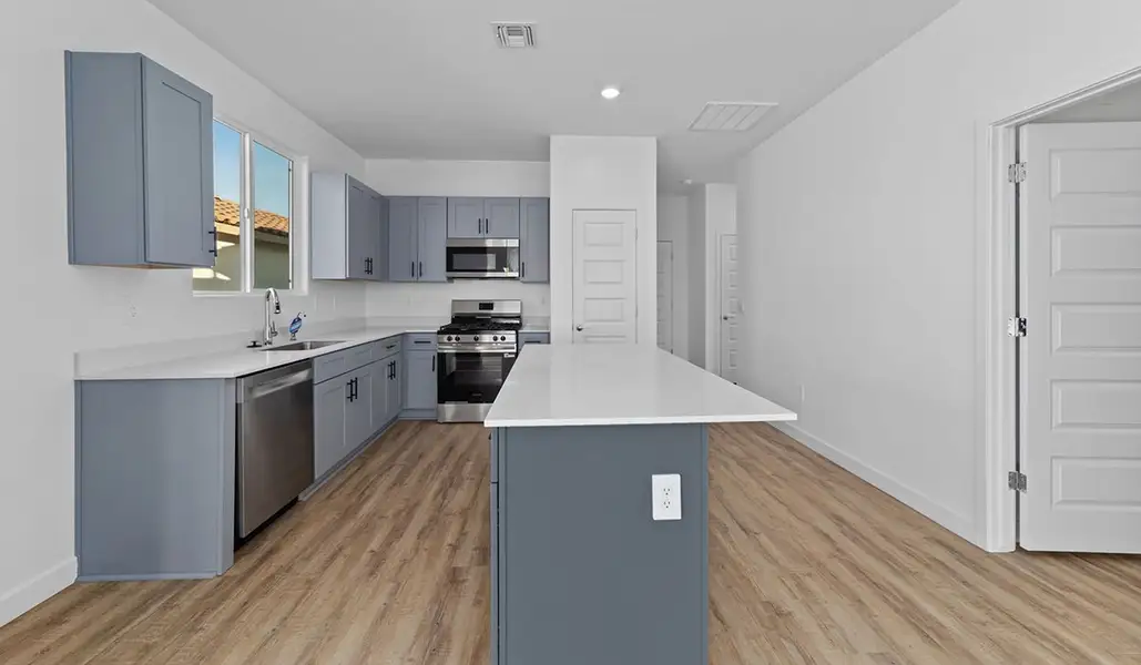Furnished interior view inside a new home in Entrada Del Toro at Rancho Sahuarita, Sahuarita (Image 7).