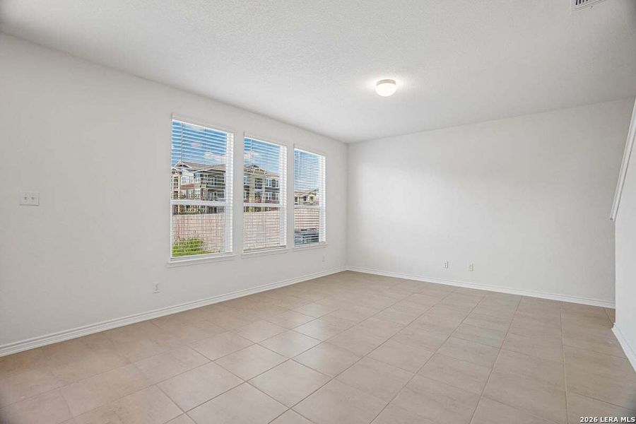 Spacious, unfurnished interior of a new home in Medina Crossing, Von Ormy (Image 20).