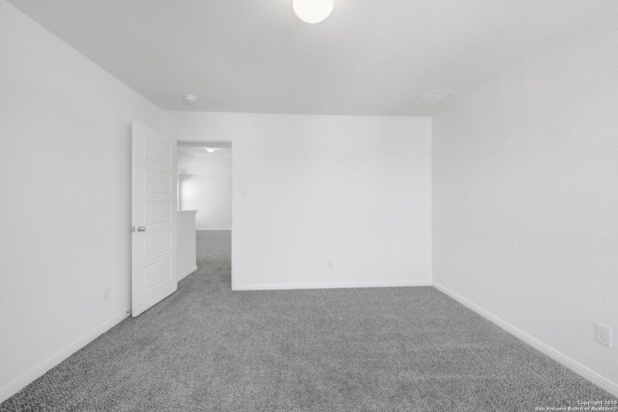 Spacious, unfurnished interior of a new home in Winding Brook, San Antonio (Image 39).