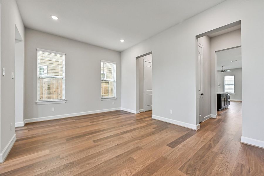 Spacious, unfurnished interior of a new home in Pearland Old Townsite, Pearland (Image 35).