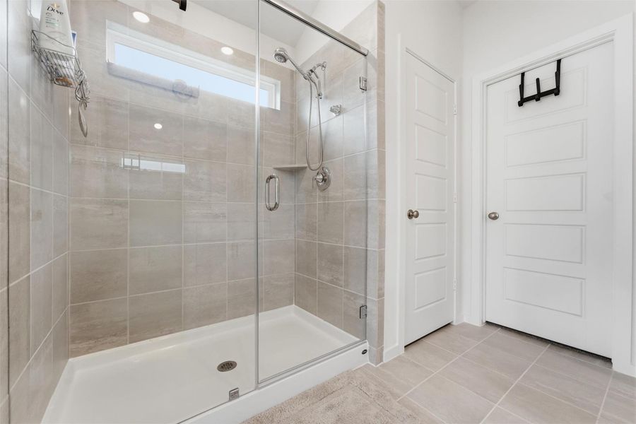 Spacious walk in shower Spacious walk in shower