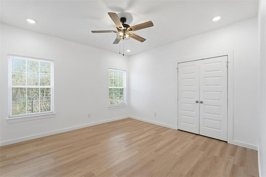 Spacious, unfurnished interior of a new home in , Gun Barrel City (Image 19).