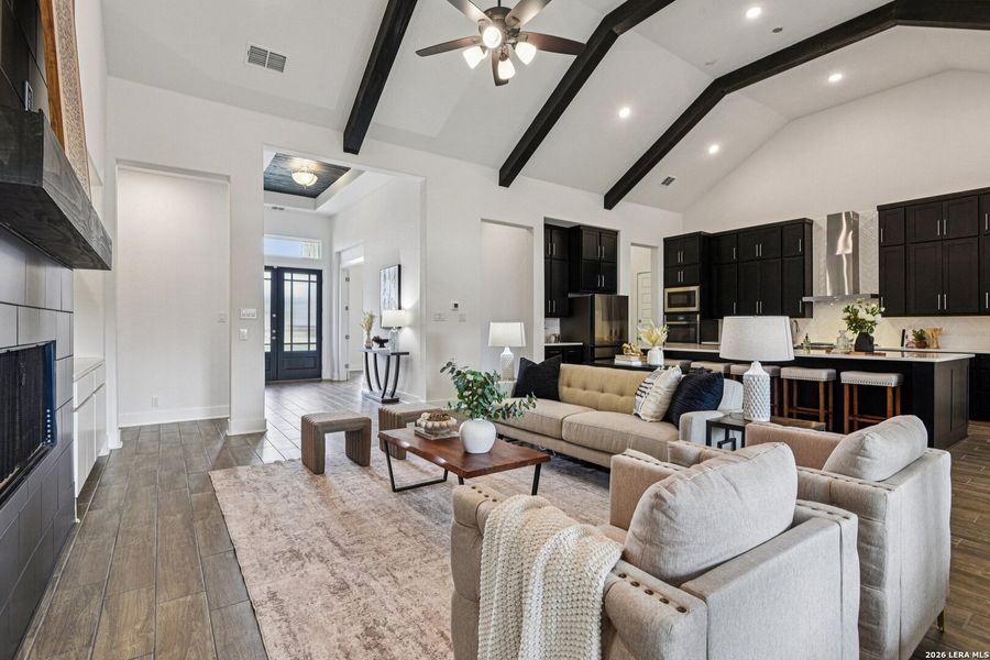 Furnished interior view inside a new home in Waldsanger, New Braunfels (Image 12).