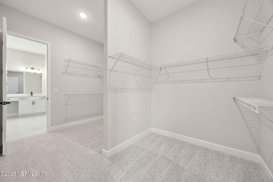 Spacious, unfurnished interior of a new home in Edwards Creek Estates, Jacksonville (Image 13).