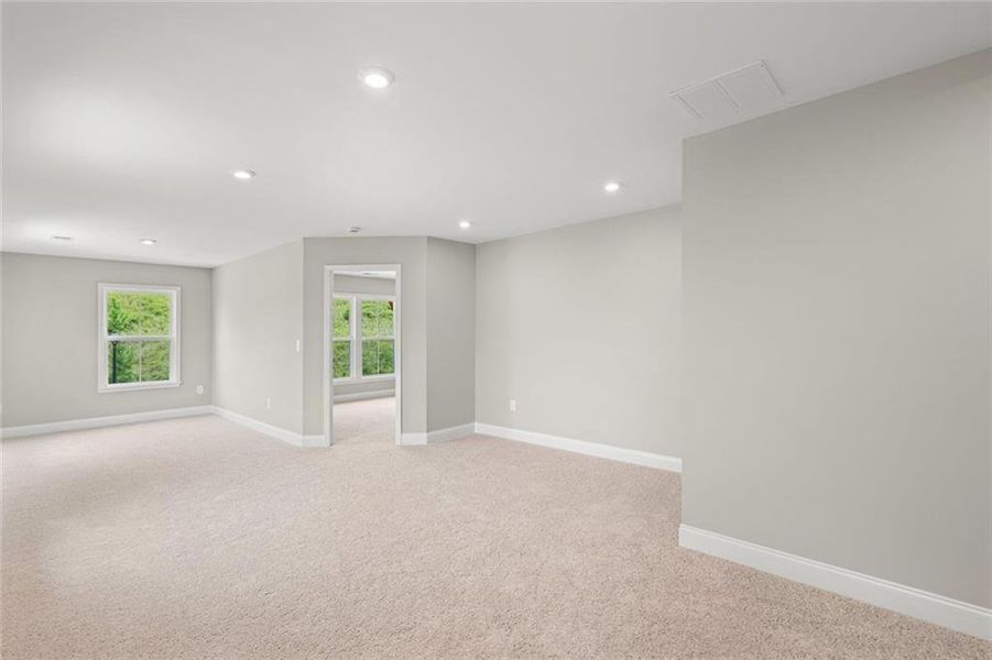 Spacious, unfurnished interior of a new home in Twin Lakes, Hoschton (Image 32). Spacious, unfurnished interior of a new home in Twin Lakes, Hoschton (Image 32).
