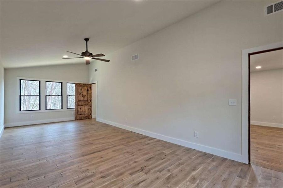 Spacious, unfurnished interior of a new home in , Clayton (Image 58).